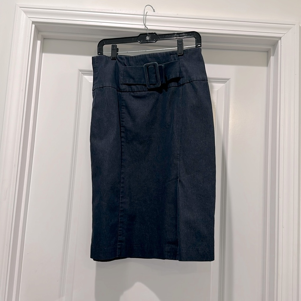 Slightly below the knee jean like material that has a liner.